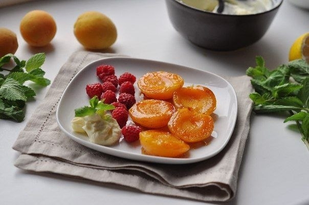 Запеченные абрикосы