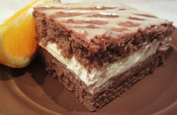 Шоколадное медово-апельсиновое пирожное