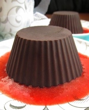 Шоколадные корзинки с клубнично-сливочным наполнителем