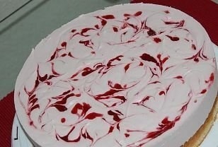 Легкий тортик с малиновым творожным суфле