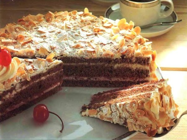 Торт с вишней и миндалем (Швеция) Торт с вишней и миндалем (Швеция)