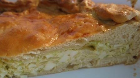 Пирог из дрожжегого теста с капустой и яйцом