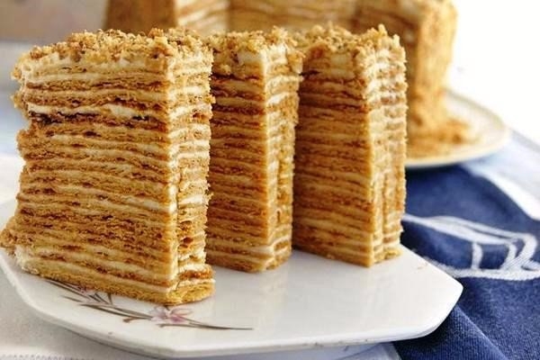 МЕДОВЫЙ ТОРТ «ПИЗАНСКАЯ БАШНЯ»