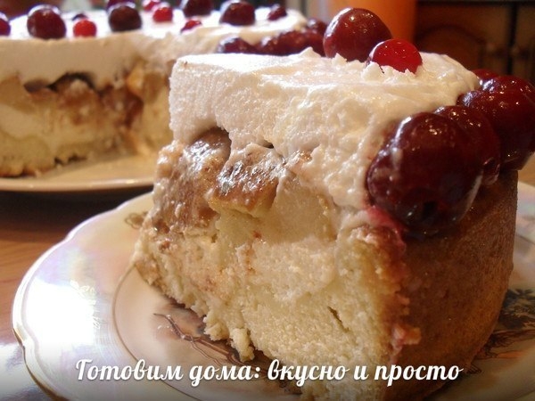 Яблочный пирог «Шарлотка под снегом»