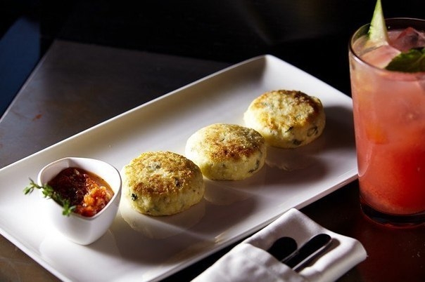 Солёные сырники с аджикой