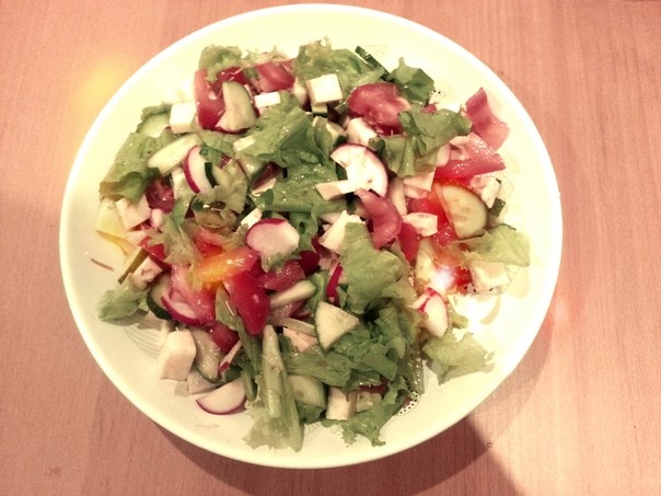 Вольная интерпретация салата "Орловский". В оригинале подается со спаржей и оливковым маслом, здесь Вольная интерпретация салата "Орловский". В оригинале подается со спаржей и оливковым маслом, здесь