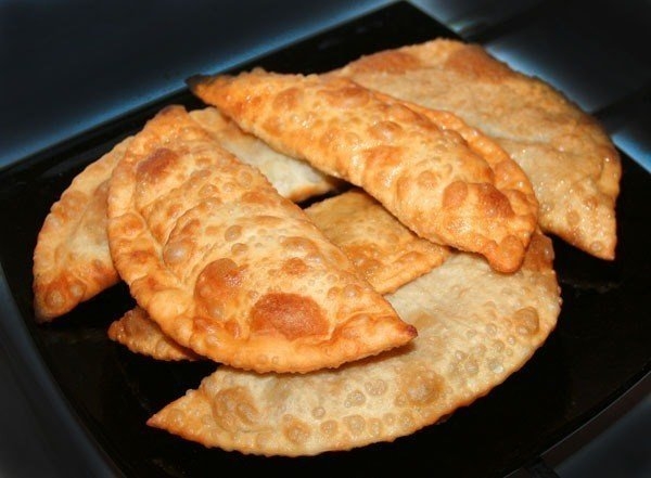 Чебурек с грибами и сыром