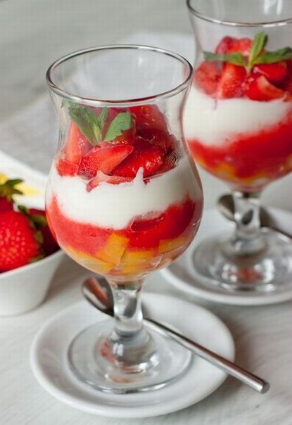 " Чудо - десерт" с клубникой " Чудо - десерт" с клубникой