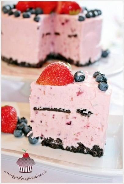 Ягодный торт-мороженое.