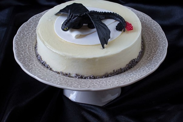 Торт с личи и белым вином