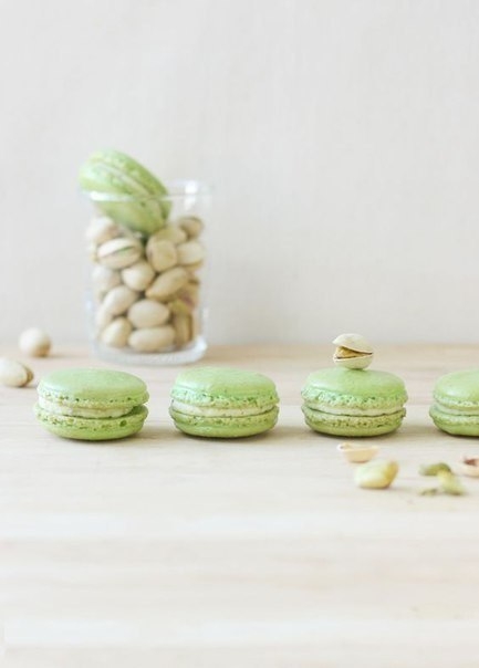 Фисташковые макарон на итальянской меренге!