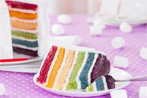 Торт разноцветный