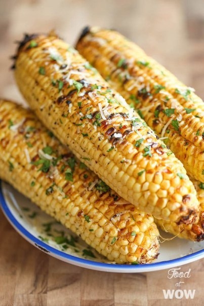 КУКУРУЗА, ЗАПЕЧЕННАЯ В ДУХОВКЕ, С СЫРОМ.