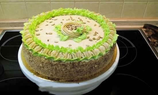 Торт "Славянка" с халвой (не ГОСТ, но из тех времен) Торт "Славянка" с халвой (не ГОСТ, но из тех времен)