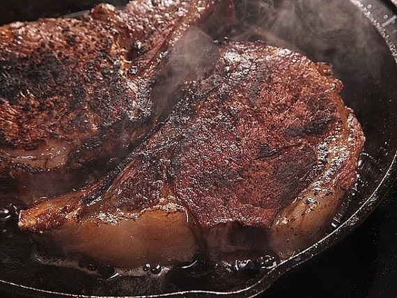 Антрекот с луком Антрекот с луком