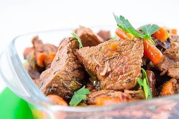 Говядина в белом вине. Говядина в белом вине.