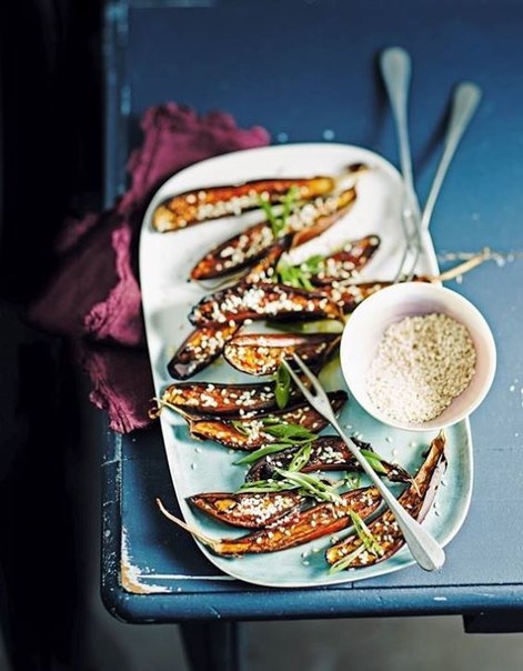 БАКЛАЖАНЫ В КАРАМЕЛИ С ПАСТОЙ МИСО И ИМБИРЕМ