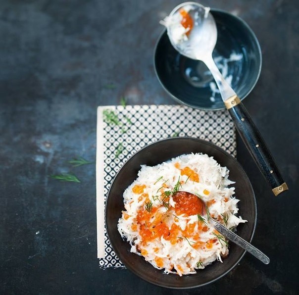 Ремулад с сельдереем, кокосовыми сливками* и лососевой икрой. Приятное угощение! Ремулад с сельдереем, кокосовыми сливками* и лососевой икрой. Приятное угощение!