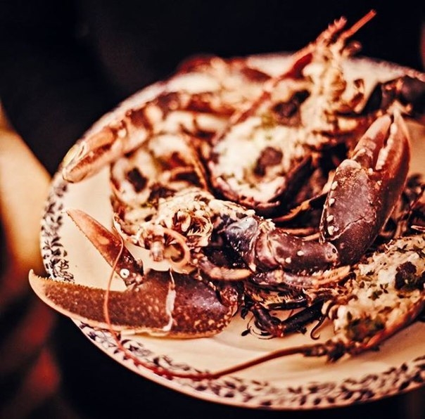 Запеченный омар с трюфельным маслом.Королевское блюдо! Запеченный омар с трюфельным маслом.Королевское блюдо!