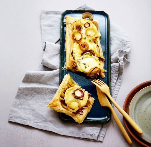 Тарт со сладким луком и пелардоном. Простое удовольствие! Тарт со сладким луком и пелардоном. Простое удовольствие!