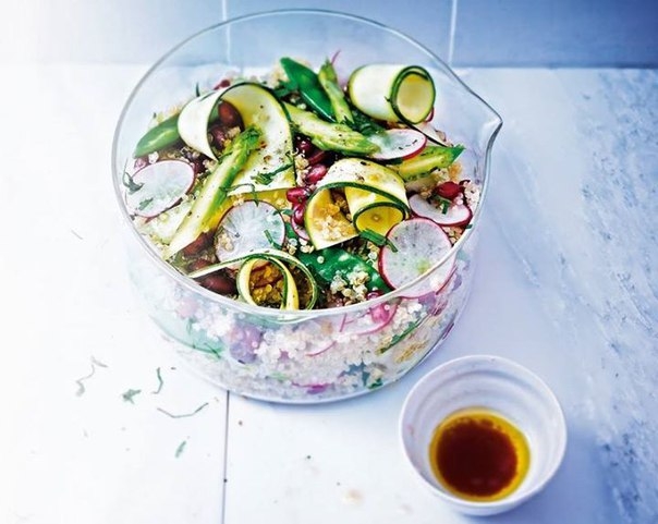 Овощной салат с киноа и гранатом (Без глютена) Овощной салат с киноа и гранатом (Без глютена)