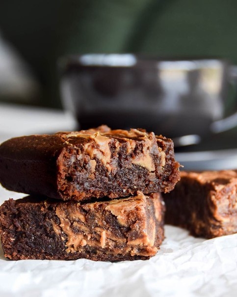 Продолжим использовать переспелые бананы. Делаем банановые брауни с арахисовым маслом. Вкусно и поле Продолжим использовать переспелые бананы. Делаем банановые брауни с арахисовым маслом. Вкусно и поле