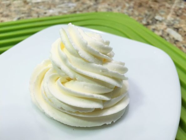 Крем для тортов и капкейков со сливками и сливочным сыром