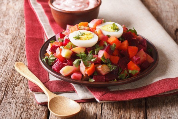 Винегрет с вареным яйцом