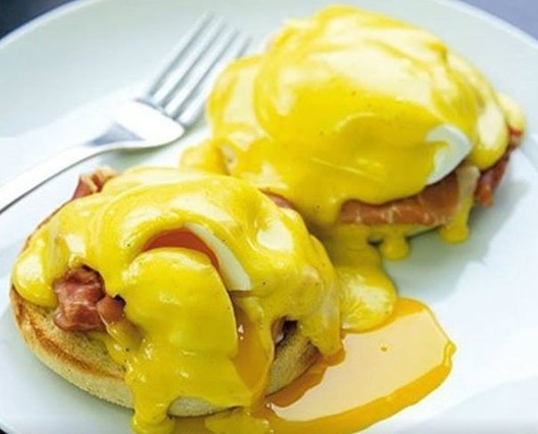 Яйца "Бенедикт" с хрустящей пармской ветчиной из книги " Домашняя кухня Гордона Рамзи. Завтрак. Обед Яйца "Бенедикт" с хрустящей пармской ветчиной из книги " Домашняя кухня Гордона Рамзи. Завтрак. Обед