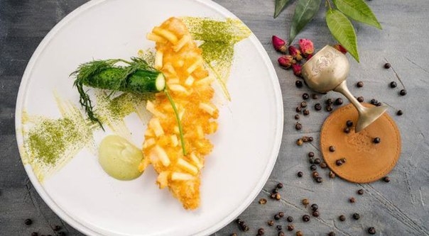 Хрустящий судак с огурцом