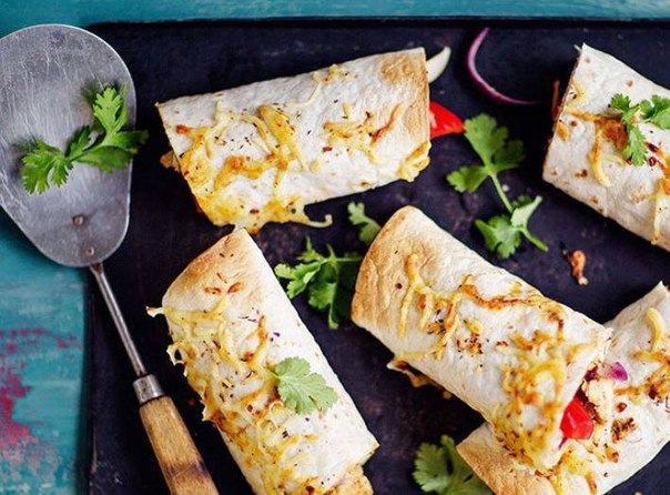 Роллы из лаваша с курицей