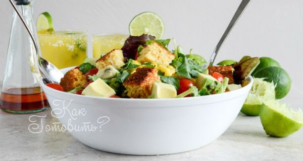 Салат Панцанелла с кукурузным хлебом Салат Панцанелла с кукурузным хлебом