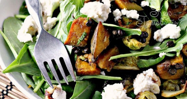 Салат с чечевицей и хрустящей брюссельской капустой Салат с чечевицей и хрустящей брюссельской капустой