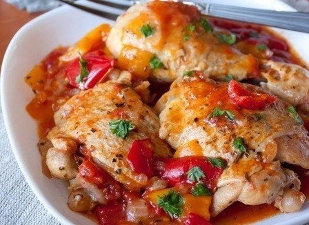 . Курица запеченная с грибами и томатной пастой . Курица запеченная с грибами и томатной пастой