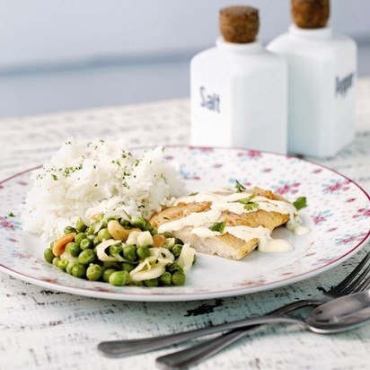 Жареная рыба с пряным соусом