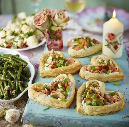 Закусочные пирожки в форме сердца