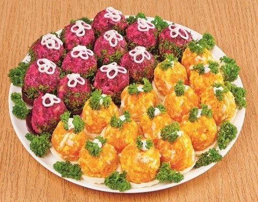 Сельдь под шубой в форме шариков Сельдь под шубой в форме шариков