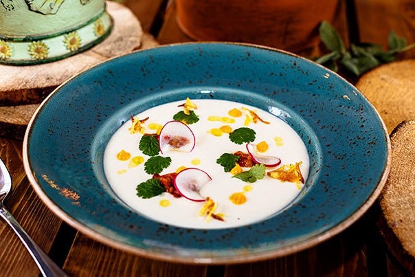 Суп-пюре из пастернака с печеным болгарским перцем Суп-пюре из пастернака с печеным болгарским перцем