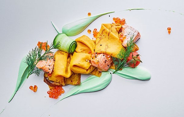 Блины с лососем и укропным муссом Блины с лососем и укропным муссом