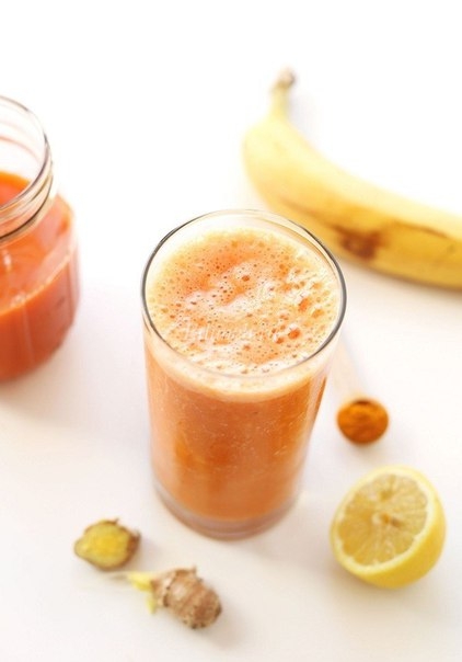 Морковный напиток с имбирем и куркумой Морковный напиток с имбирем и куркумой