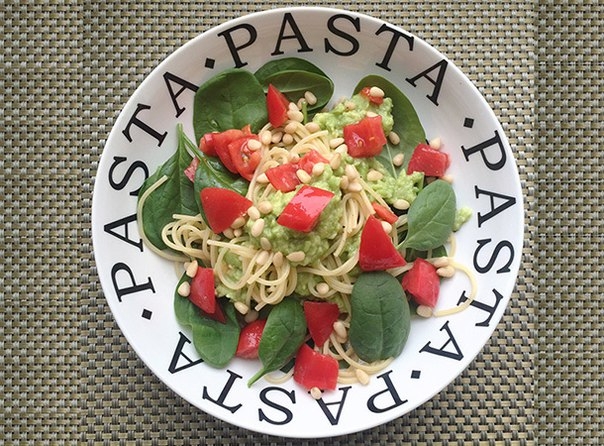 Спагетти с песто из авокадо Спагетти с песто из авокадо