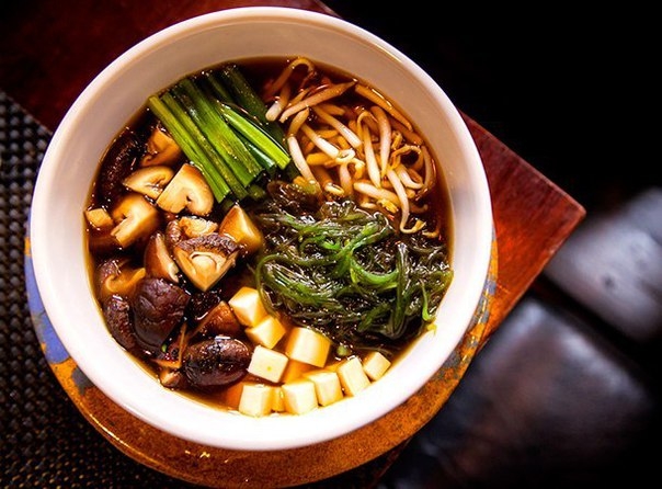 Вегетарианский суп с лапшой Вегетарианский суп с лапшой