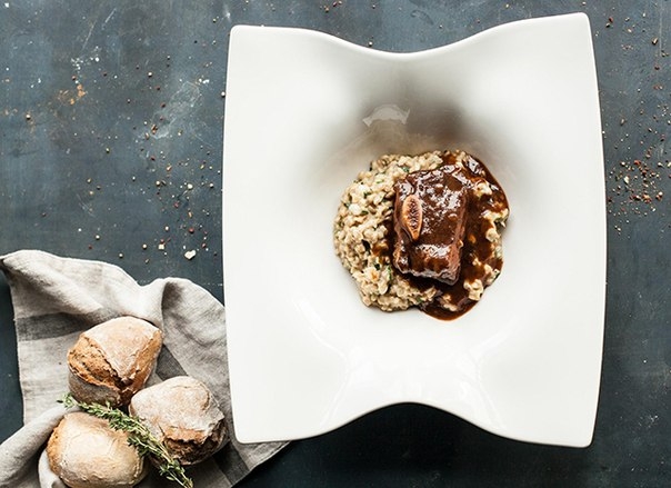 овсянка с копчеными говяжьими ребрами овсянка с копчеными говяжьими ребрами