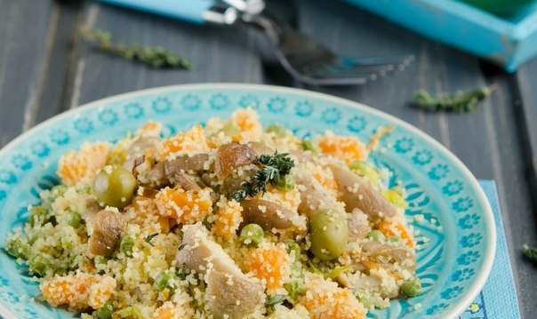 Кус-кус с тыквой, белыми грибами и зелеными оливками Кус-кус с тыквой, белыми грибами и зелеными оливками