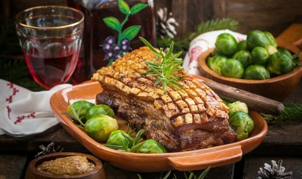 Юлериббе - запеченные свиные ребрышки Юлериббе - запеченные свиные ребрышки