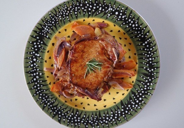 Свиные отбивные с хурмой Свиные отбивные с хурмой