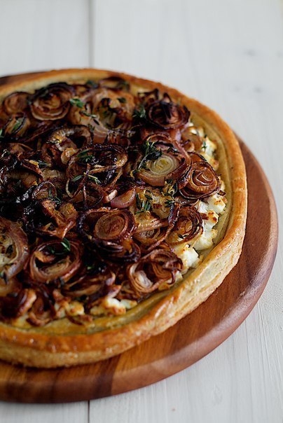 Пирог с луковой начинкой Пирог с луковой начинкой