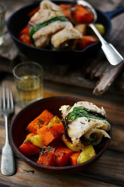 Рулеты из трески запеченные с овощами. Рулеты из трески запеченные с овощами.