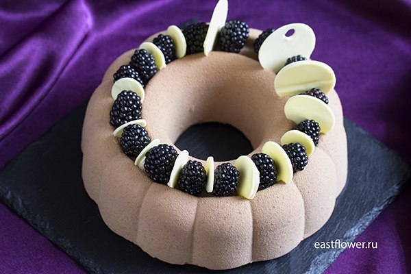 Торт с ежевикой "Murano" Торт с ежевикой "Murano"