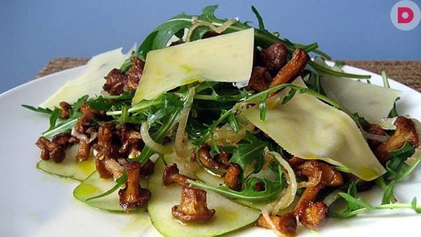 РЕЦЕПТ САЛАТА С ЛИСИЧКАМИ, РУККОЛОЙ И ГРУШЕЙ РЕЦЕПТ САЛАТА С ЛИСИЧКАМИ, РУККОЛОЙ И ГРУШЕЙ